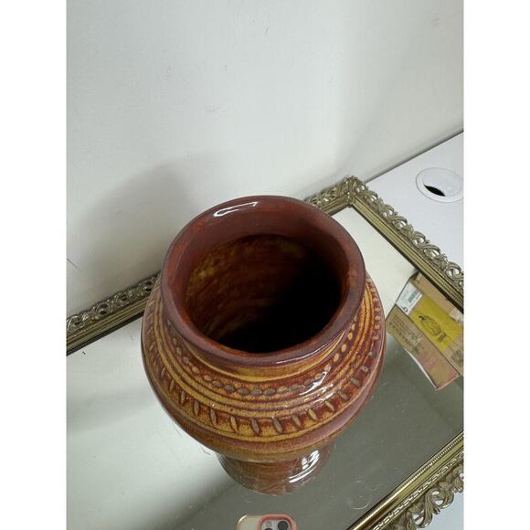 Beautiful Fall Autumn Colored Signed Pottery Vase - Picture 5 of 8